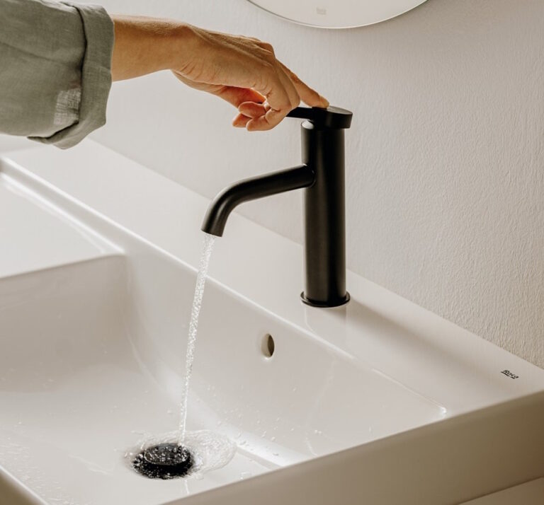 Read more about the article Wybierz baterie łazienkowe, które ułatwią dbanie o higienę i pomogą Ci w oszczędzaniu energii oraz wody 